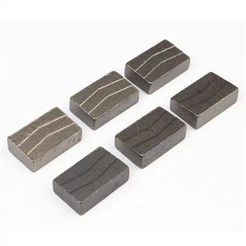 Diamantni segment za razcep granita